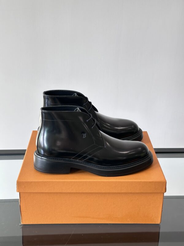 Tod's New Autumn And Winter Men's Cowhide Leather Lace Up Boots - Image 2