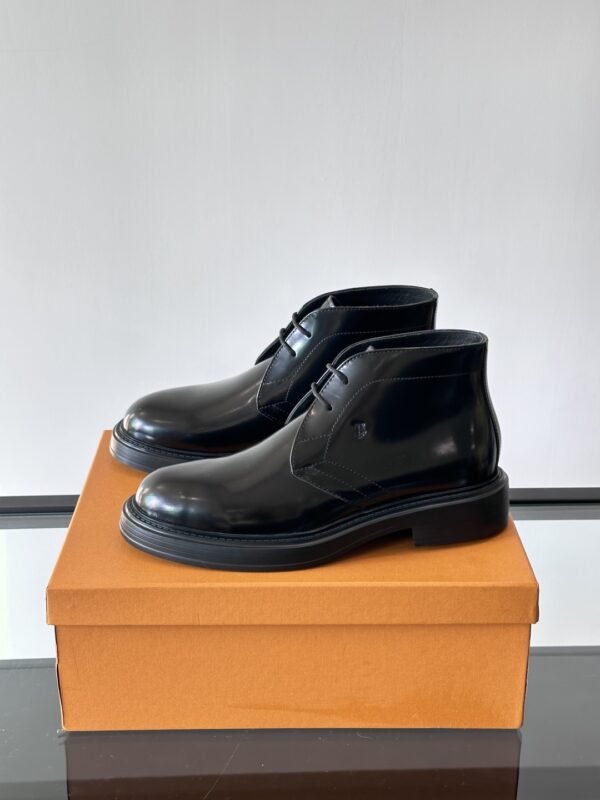 Tod's New Autumn And Winter Men's Cowhide Leather Lace Up Boots - Image 4