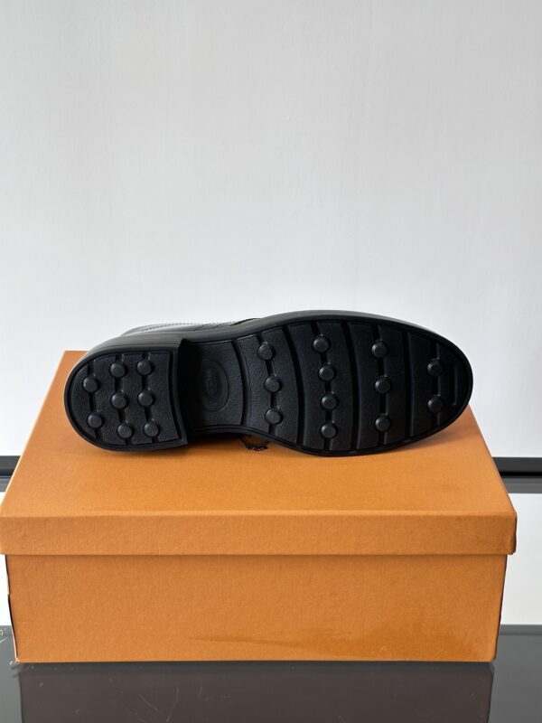 Tod's New Autumn And Winter Men's Cowhide Leather Lace Up Boots - Image 9