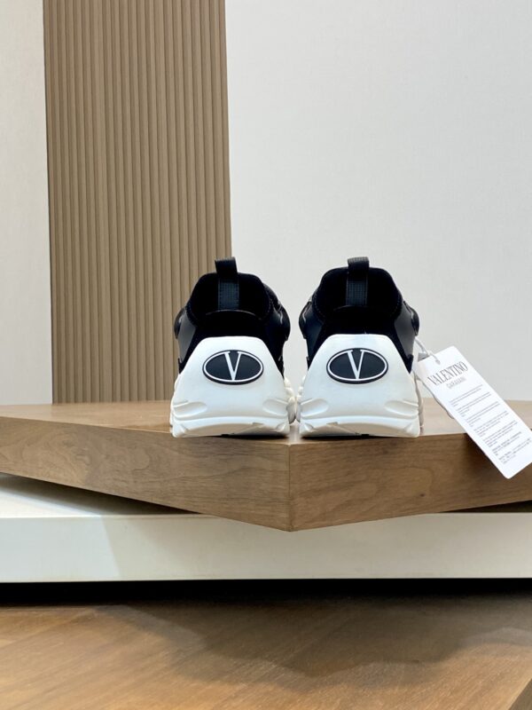 Valentino Onestud Series Men's Sheepskin Casual Sports Shoes - Image 8