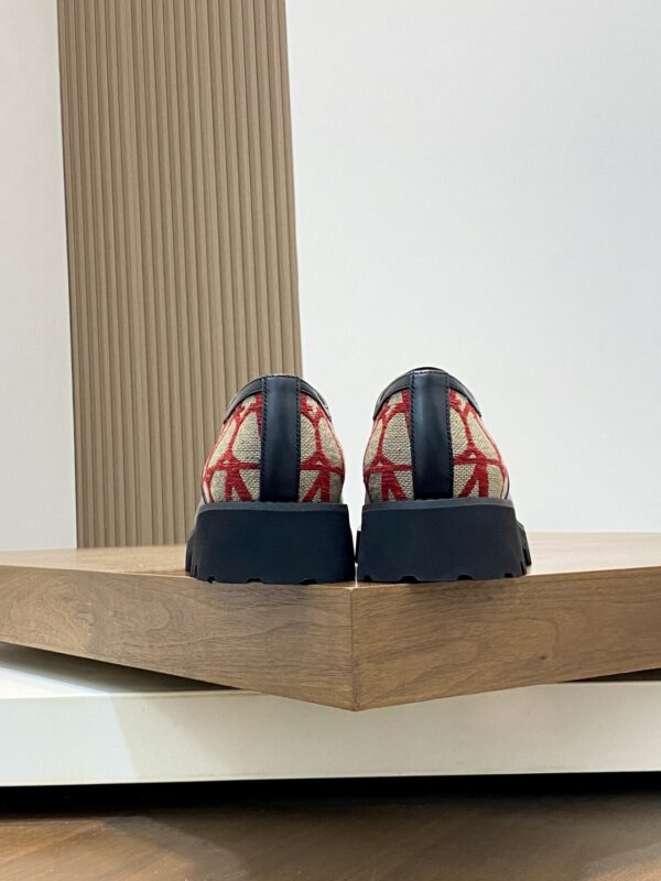 Valentino New Men's Fashionable Casual Formal Shoes - Image 8