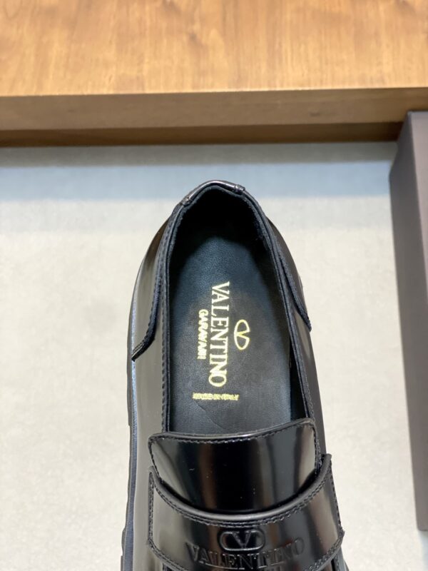 Valentino New Men's Cowhide Leather Casual Formal Shoes - Image 7