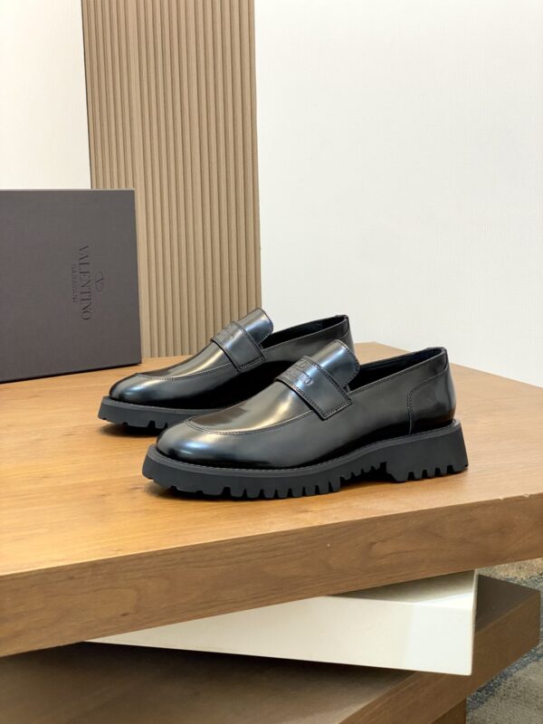 Valentino New Men's Cowhide Leather Casual Formal Shoes