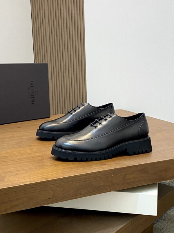 Valentino High Quality Cowhide Leather Casual Formal Shoes