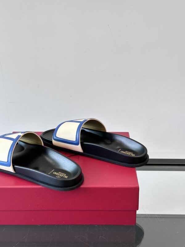 Valentino Men's Spring And Summer Cowhide Leather Flat Slippers - Image 7