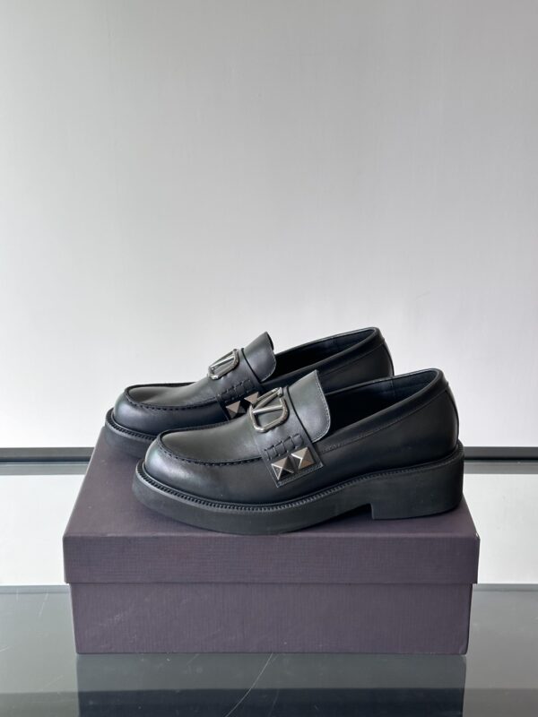 Valentino New Fashionable Men's Cowhide Leather Loafers - Image 4