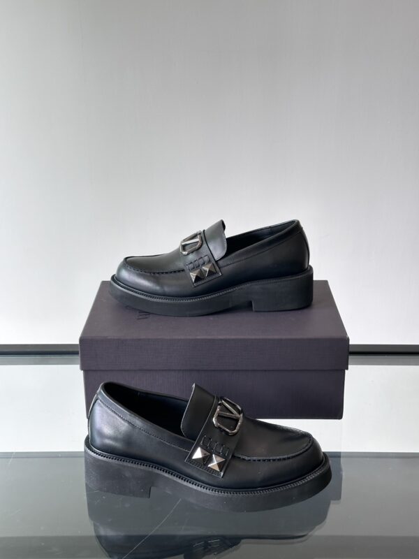 Valentino New Fashionable Men's Cowhide Leather Loafers - Image 5