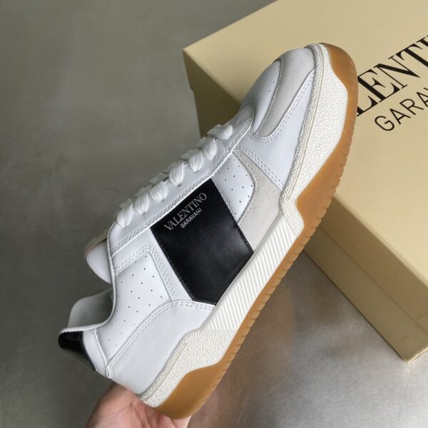 Valentino Joie de Jouer Calf Leather Round Toe Lace Up Low Top Board Shoes - Image 4