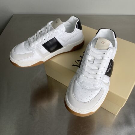 Valentino Joie de Jouer Calf Leather Round Toe Lace Up Low Top Board Shoes