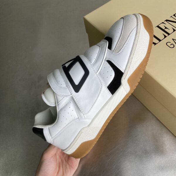 Valentino Joie de Jouer Calf Leather Round Toe Velcro Low Top Board Shoes - Image 5