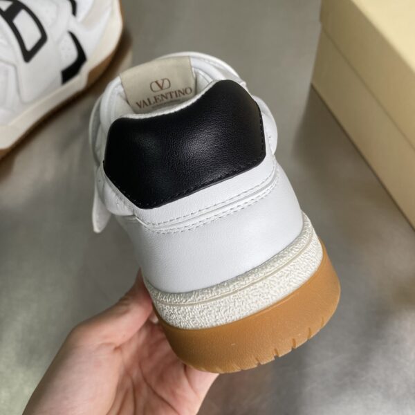 Valentino Joie de Jouer Calf Leather Round Toe Velcro Low Top Board Shoes - Image 7
