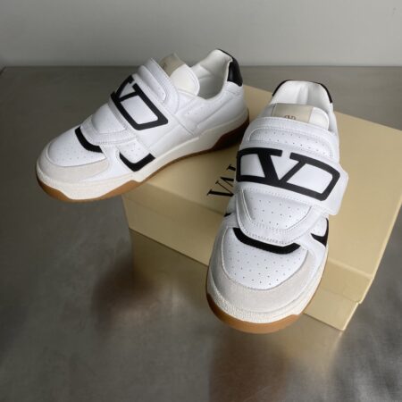 Valentino Joie de Jouer Calf Leather Round Toe Velcro Low Top Board Shoes