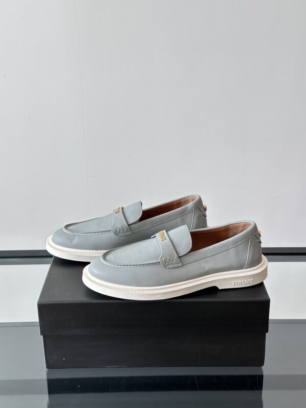 Versace Fashionable Cowhide Leather Casual Sports Men's Shoes - Image 4