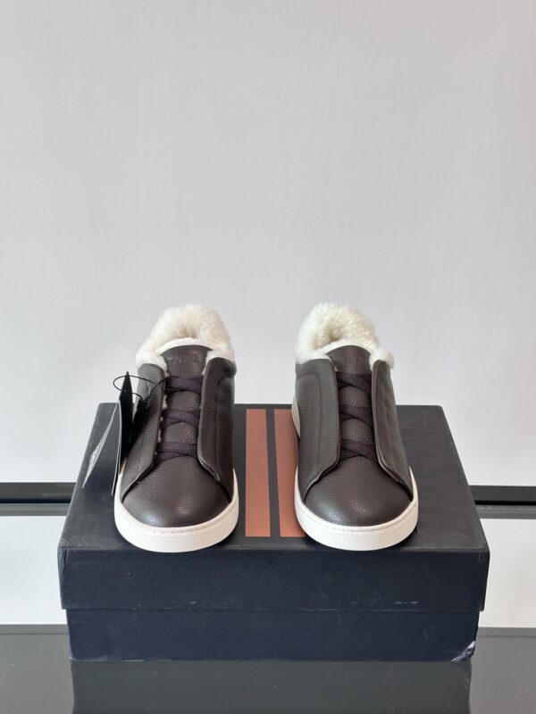 Zegna Men's Low Cut Lychee Patterned Cowhide Sports Shoes - Image 3