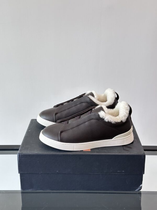 Zegna Men's Low Cut Lychee Patterned Cowhide Sports Shoes - Image 4