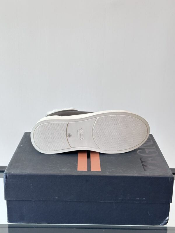 Zegna Men's Low Cut Lychee Patterned Cowhide Sports Shoes - Image 9