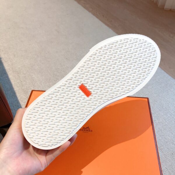 Hermes New Cowhide Leather Casual Shoes For Men And Women - Image 9