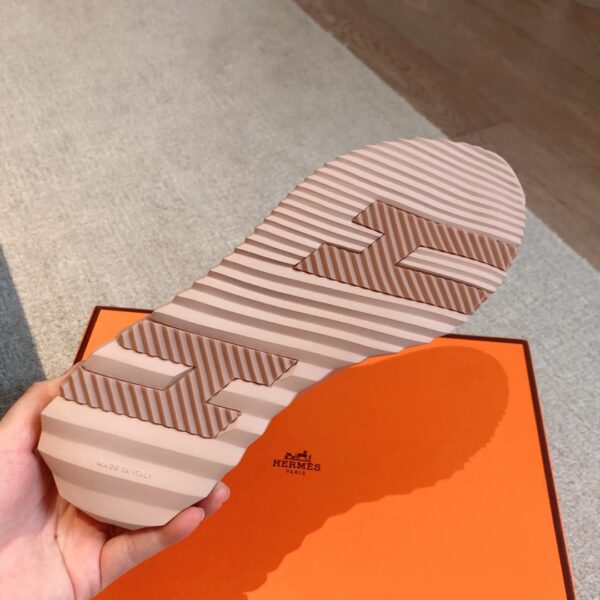 Hermes Couple Low Top Height Increase Casual Sports Shoes - Image 9