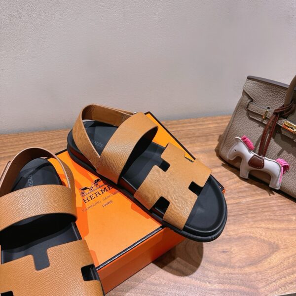 Hermes Erjiu Beach Cowhide Leather Casual Sandals For Men's And Women's - Image 5
