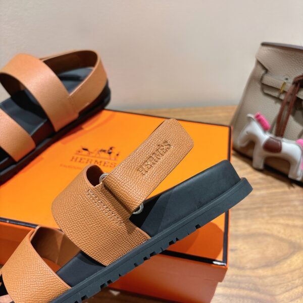 Hermes Erjiu Beach Cowhide Leather Casual Sandals For Men's And Women's - Image 8