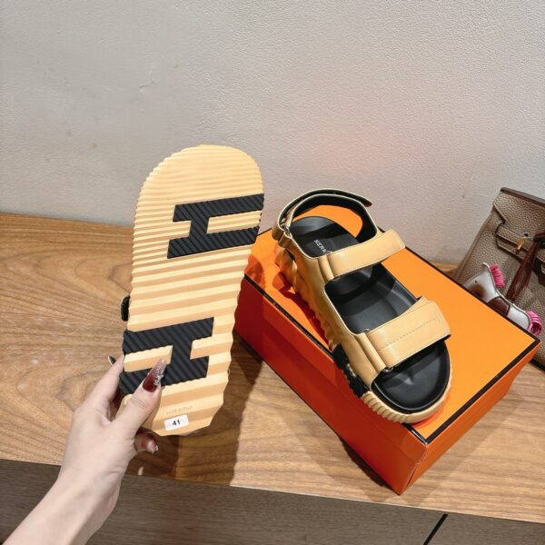 Hermes Cowhide Leather Casual Sandals For Men's And Women's - Image 9