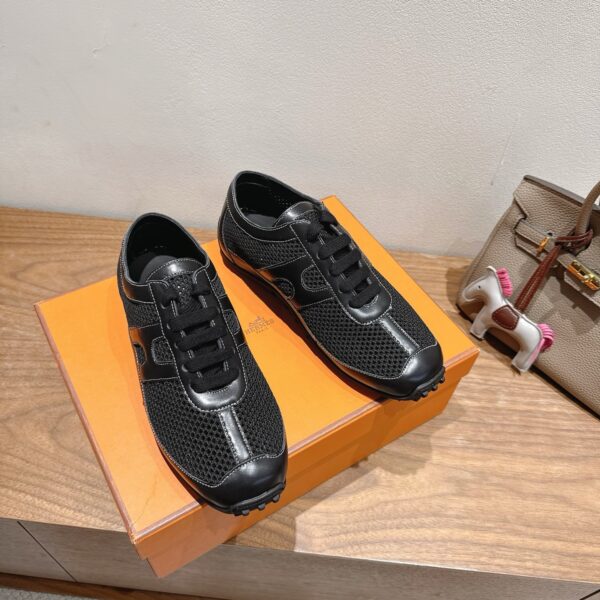 Hermes Ladie's Breathable Mesh Fabric Classic Casual Sports Shoes - Image 4