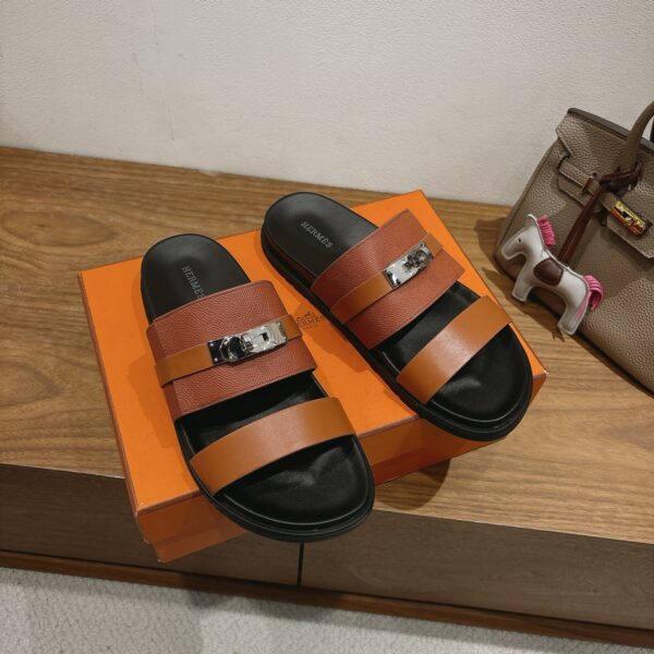 Hermes Couple's Spring And Summer Color Matching Cowhide Casual Slippers - Image 3