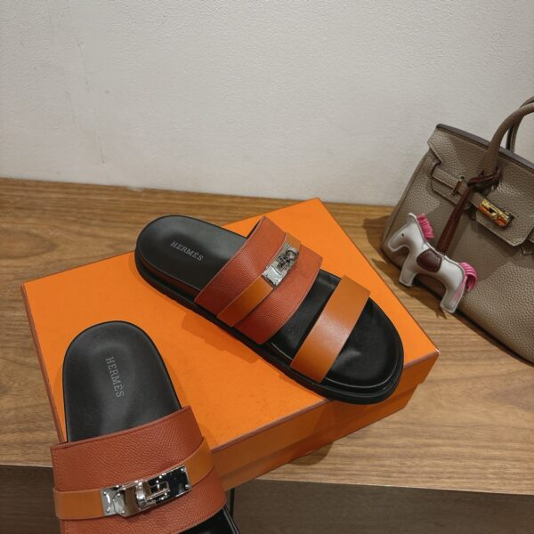 Hermes Couple's Spring And Summer Color Matching Cowhide Casual Slippers - Image 4