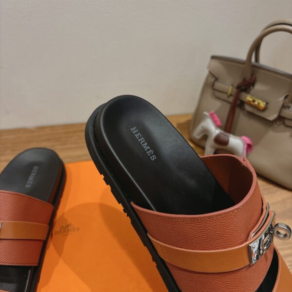 Hermes Couple's Spring And Summer Color Matching Cowhide Casual Slippers - Image 8