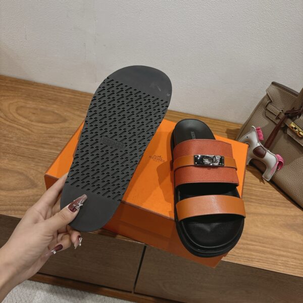 Hermes Couple's Spring And Summer Color Matching Cowhide Casual Slippers - Image 9