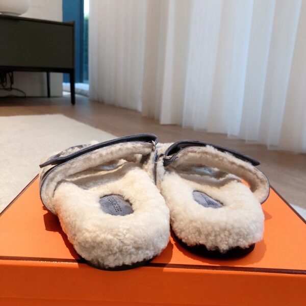 Hermes Couple's Spring And Summer Color Matching Roll Cake Hair Casual Slippers - Image 8