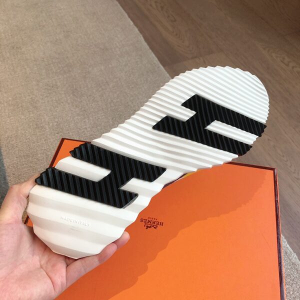 Hermes Classic Couple's Breathable Fabric Casual Sport Shoes - Image 9
