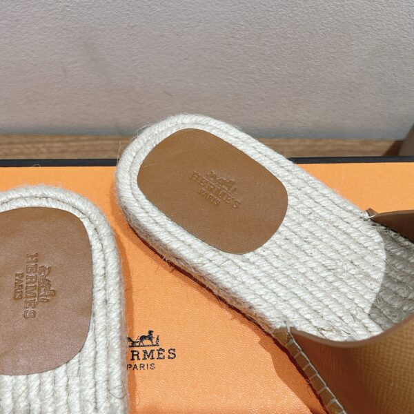 Hermes Spring And Summer Color S25s Fisherman Men's Slippers - Image 8
