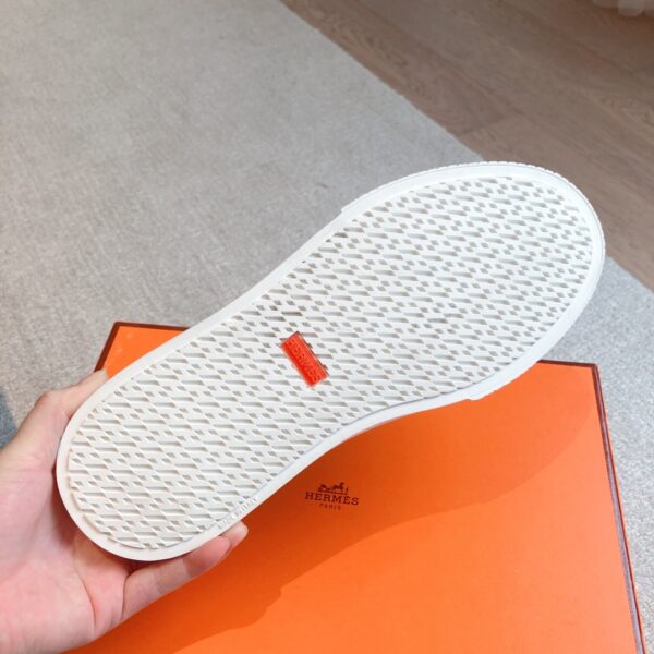 Hermes Couple's Crocodile Patterned Cowhide Leather Casual Sport Shoes - Image 9