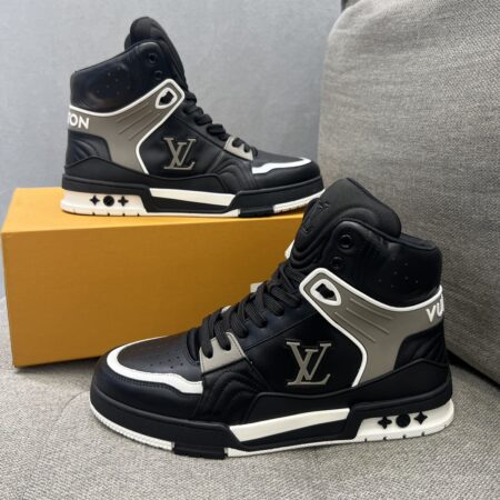 Louis Vuitton Trainer Men's Monogram Cowhide Leather High Top Sports Shoes