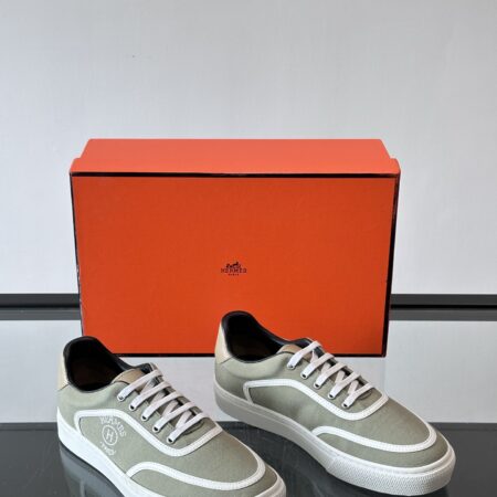 Hermes Men's Classic Casual White Skateboard Shoes