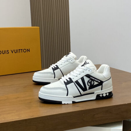 Louis Vuitton Trainer Men's Soft Grained Calf Leather Casual Sports Shoes